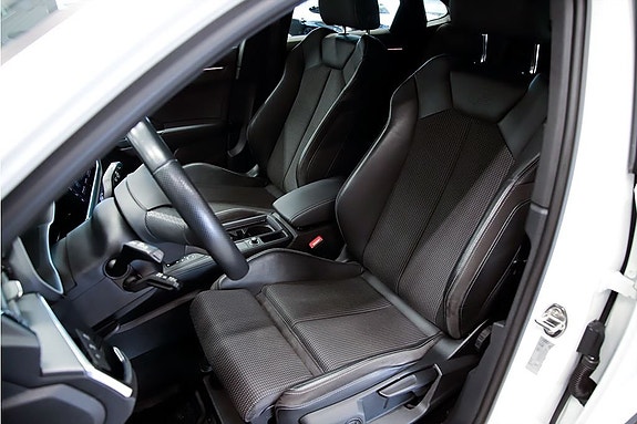 Audi Q3 9 of 22