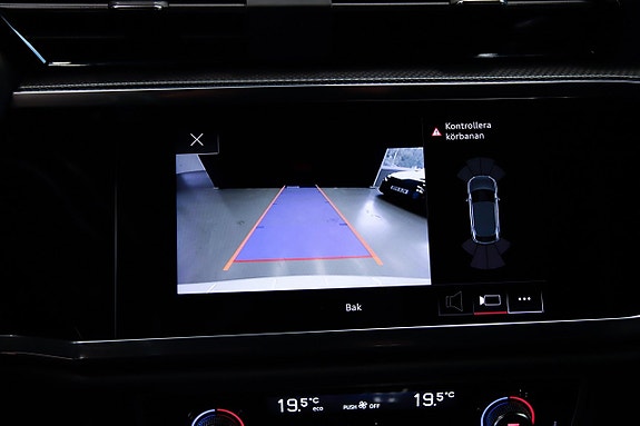 Audi Q3 12 of 22