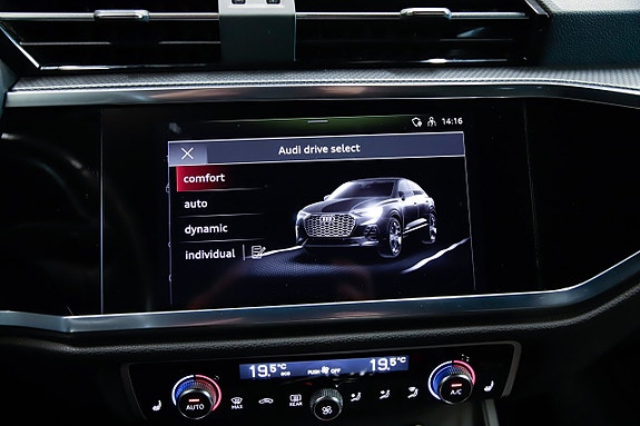 Audi Q3 14 of 22