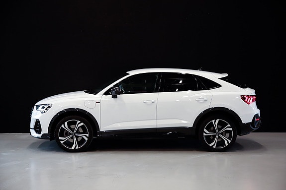 Audi Q3 3 of 22