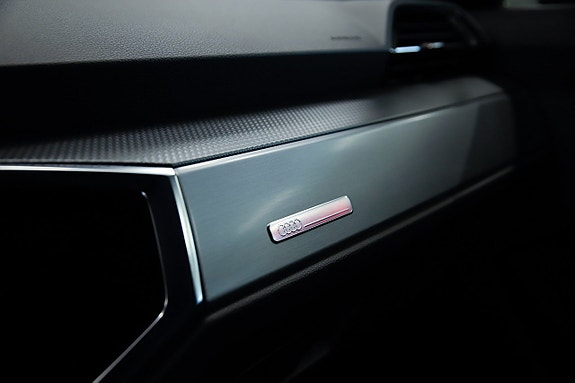 Audi Q3 19 of 22