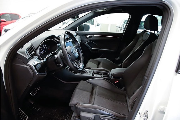 Audi Q3 8 of 22