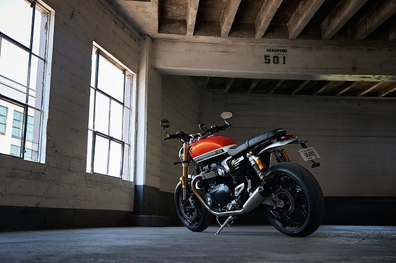 Triumph Nya Speed Twin 1200 RS, Kampanj! 11 of 15