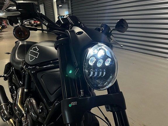 Harley-Davidson VRSCDX Night Rod Special  1.3 11 of 14