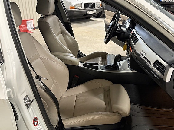 BMW 330d 8 of 8