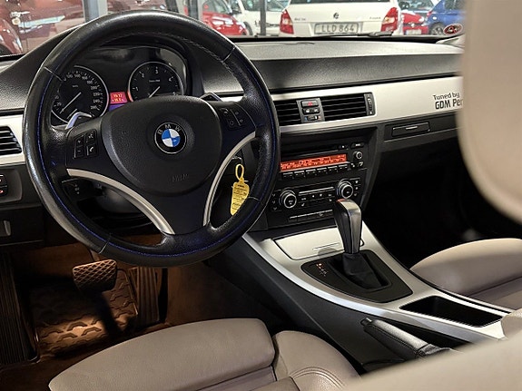 BMW 330d 5 of 5