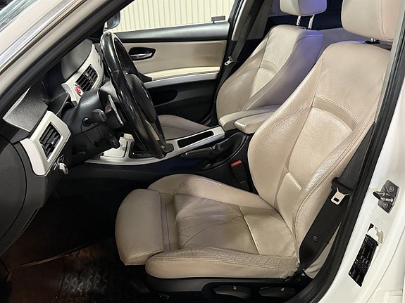 BMW 330d 6 of 8