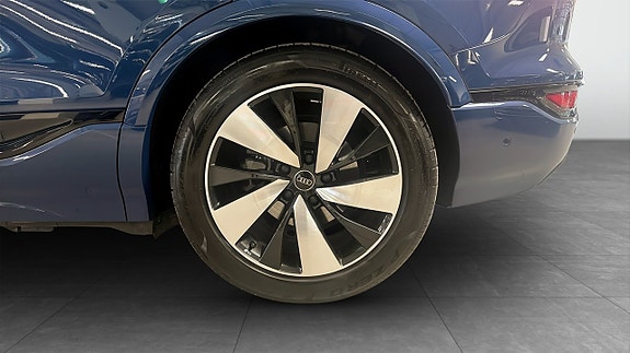 Audi Q6 e-tron 6 of 12