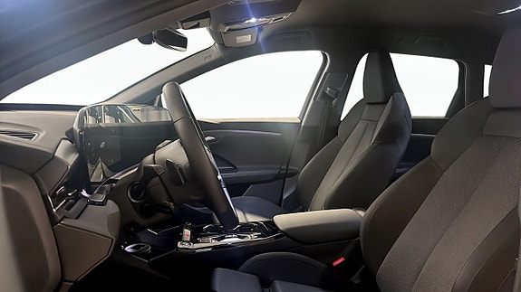 Audi Q6 e-tron 8 of 12