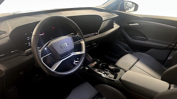 Audi Q6 e-tron 7 of 12