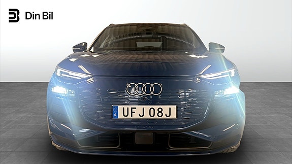 Audi Q6 e-tron 4 of 5