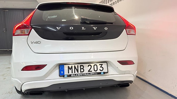 Volvo V40 9 of 20
