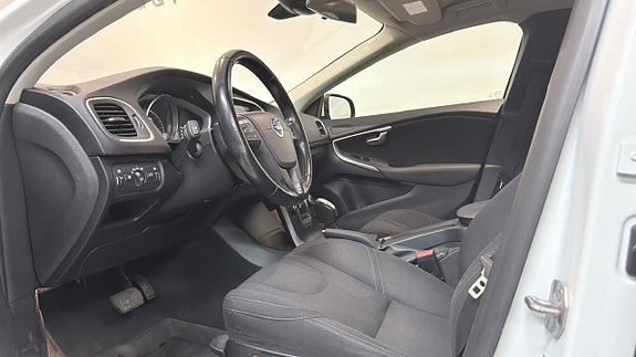 Volvo V40 11 of 20