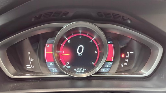 Volvo V40 13 of 20