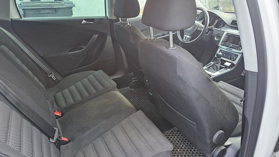 Volkswagen Passat 6 of 8