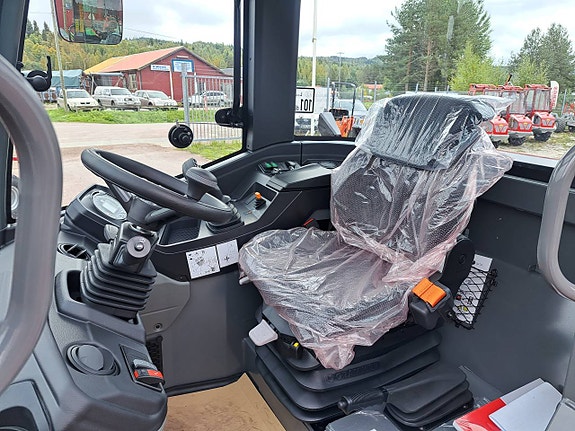 Weidemann 2060 7 of 7