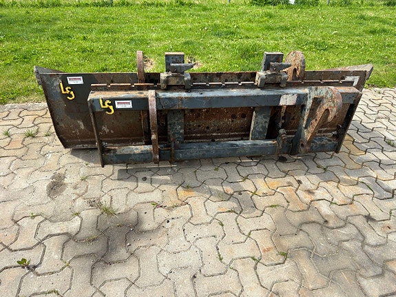 Caterpillar 908 M 28 of 30