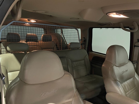 Ford Excursion 29 of 30