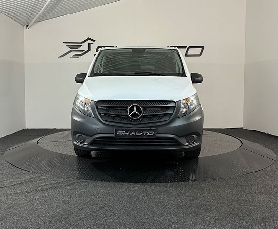 Mercedes-Benz Vito 111 2 of 5