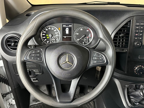 Mercedes-Benz Vito 111 13 of 18