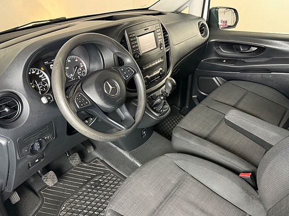 Mercedes-Benz Vito 111 11 of 18