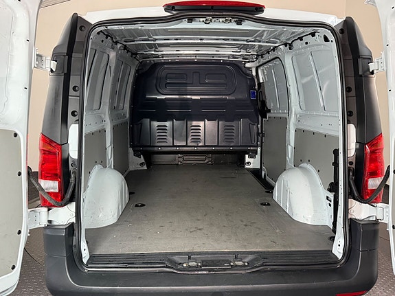 Mercedes-Benz Vito 111 8 of 18