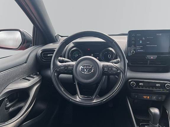 Toyota Yaris 9 of 11