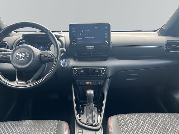 Toyota Yaris 8 of 11