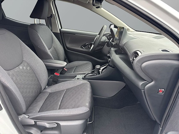 Toyota Yaris 7 of 8