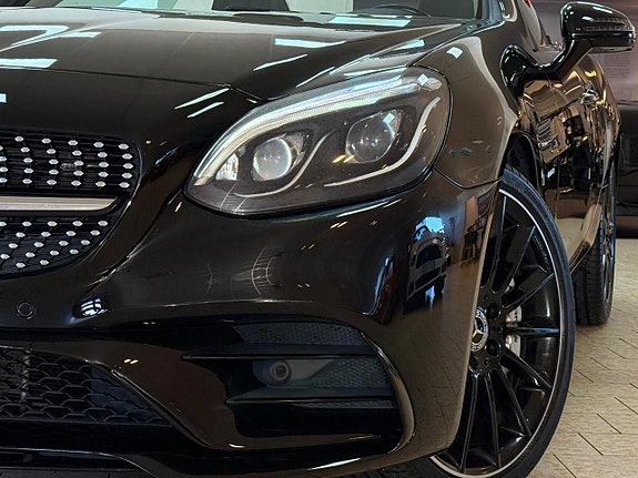 Mercedes-Benz SLC43 11 of 29