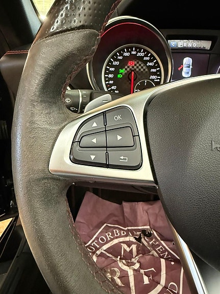 Mercedes-Benz SLC43 22 of 29