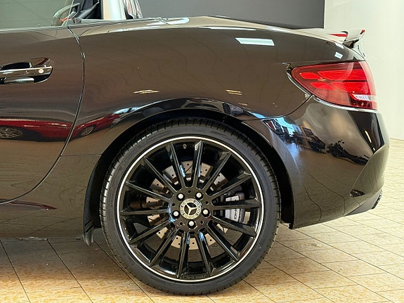 Mercedes-Benz SLC43 13 of 29