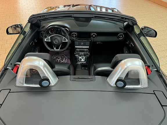 Mercedes-Benz SLC43 17 of 29