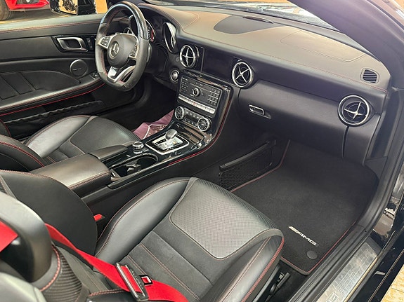 Mercedes-Benz SLC43 14 of 29