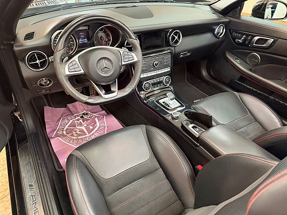 Mercedes-Benz SLC43 16 of 29