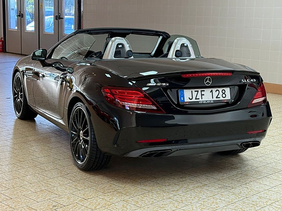Mercedes-Benz SLC43 4 of 5