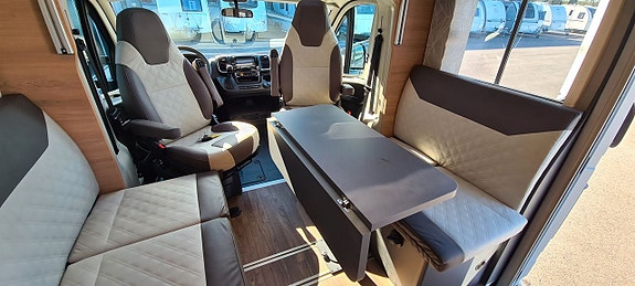 Knaus 700 DX Live Wave "Dieselvärme + Backkamera" 8 of 16