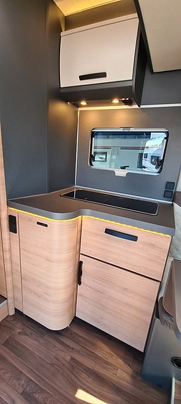 Knaus 700 DX Live Wave "Dieselvärme + Backkamera" 11 of 16
