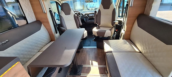 Knaus 700 DX Live Wave "Dieselvärme + Backkamera" 9 of 16