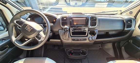 Knaus 700 DX Live Wave "Dieselvärme + Backkamera" 6 of 16