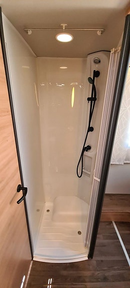 Knaus 700 DX Live Wave "Dieselvärme + Backkamera" 16 of 16