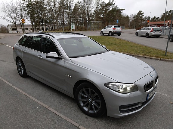 BMW 525 2 of 12