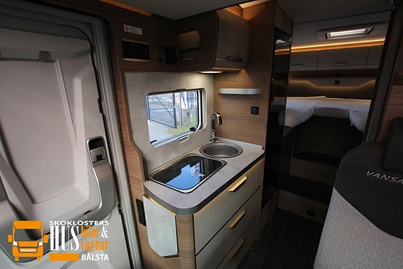 Knaus VANWAVE MAN 640 MEG VANS 463 mil  Ti VanWave MAN 640 MEG Automat 177hk Taksäng 463mil 13 of 27