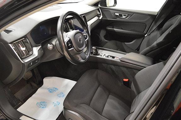 Volvo V60 Cross Country 7 of 19
