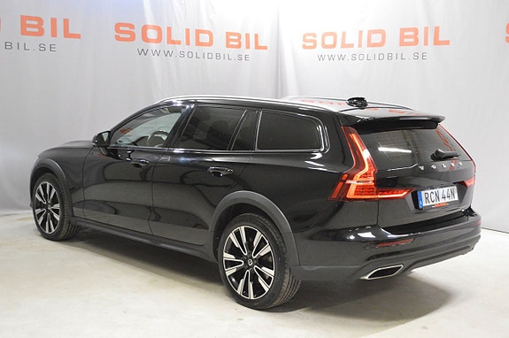 Volvo V60 Cross Country 6 of 19