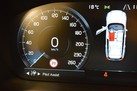 Volvo V60 Cross Country 17 of 19