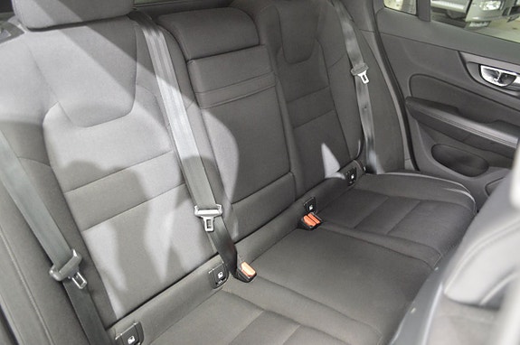 Volvo V60 Cross Country 10 of 19