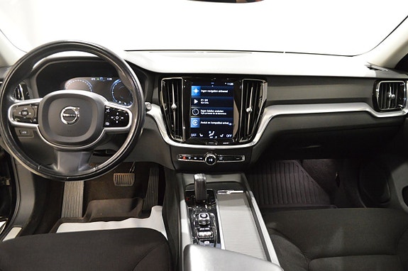 Volvo V60 Cross Country 9 of 19