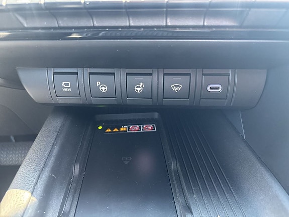 Toyota C-HR 14 of 17