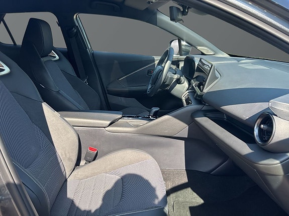 Toyota C-HR 8 of 17